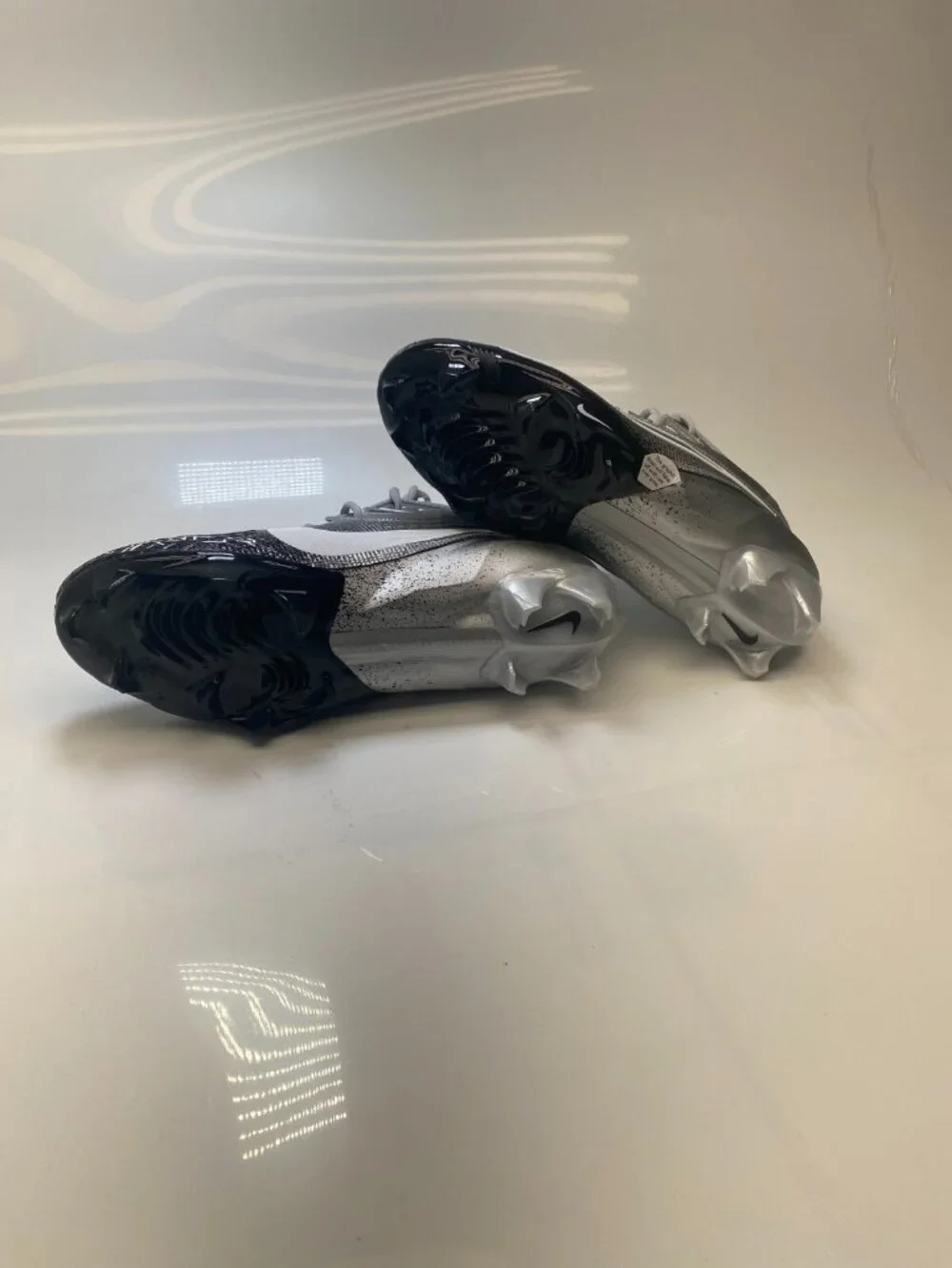Nike Mens Vapor Edge Elite 360 2  Silver/Black Football Cleat Sz 12